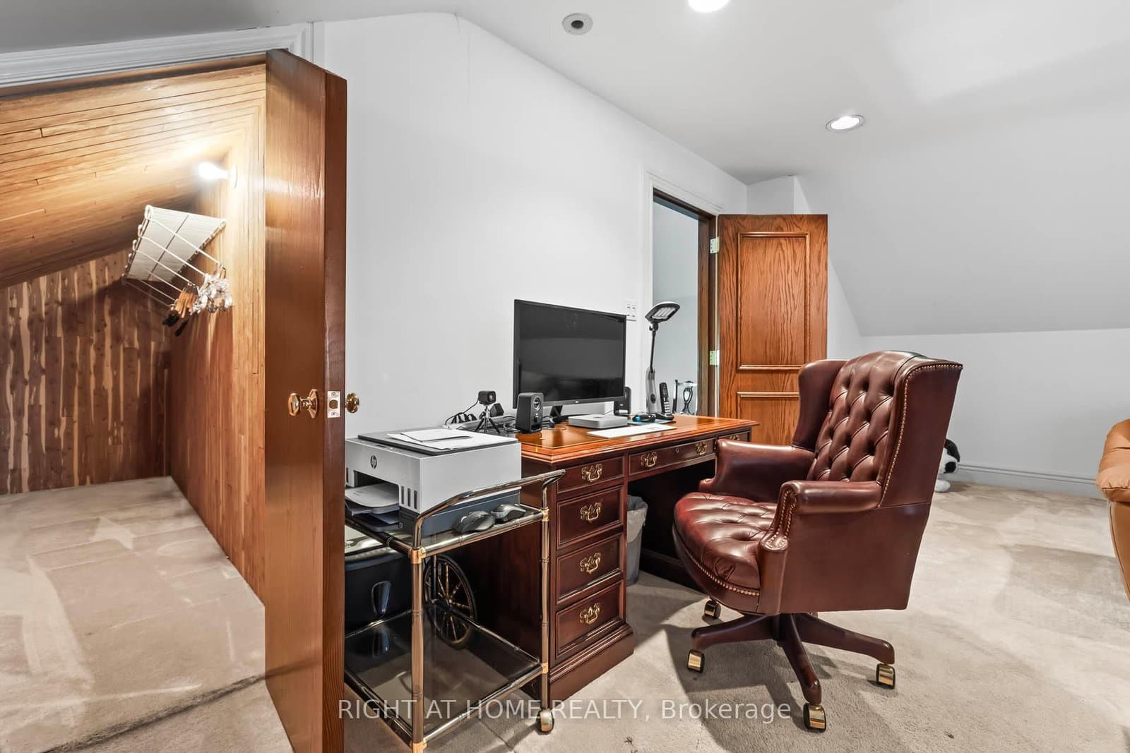 287 RUSSELL HILL Road thumbnail 36