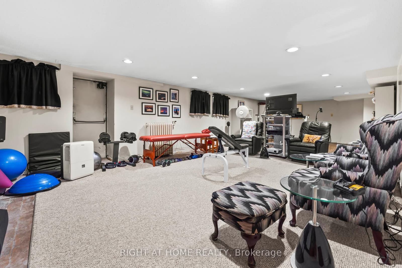287 RUSSELL HILL Road thumbnail 43