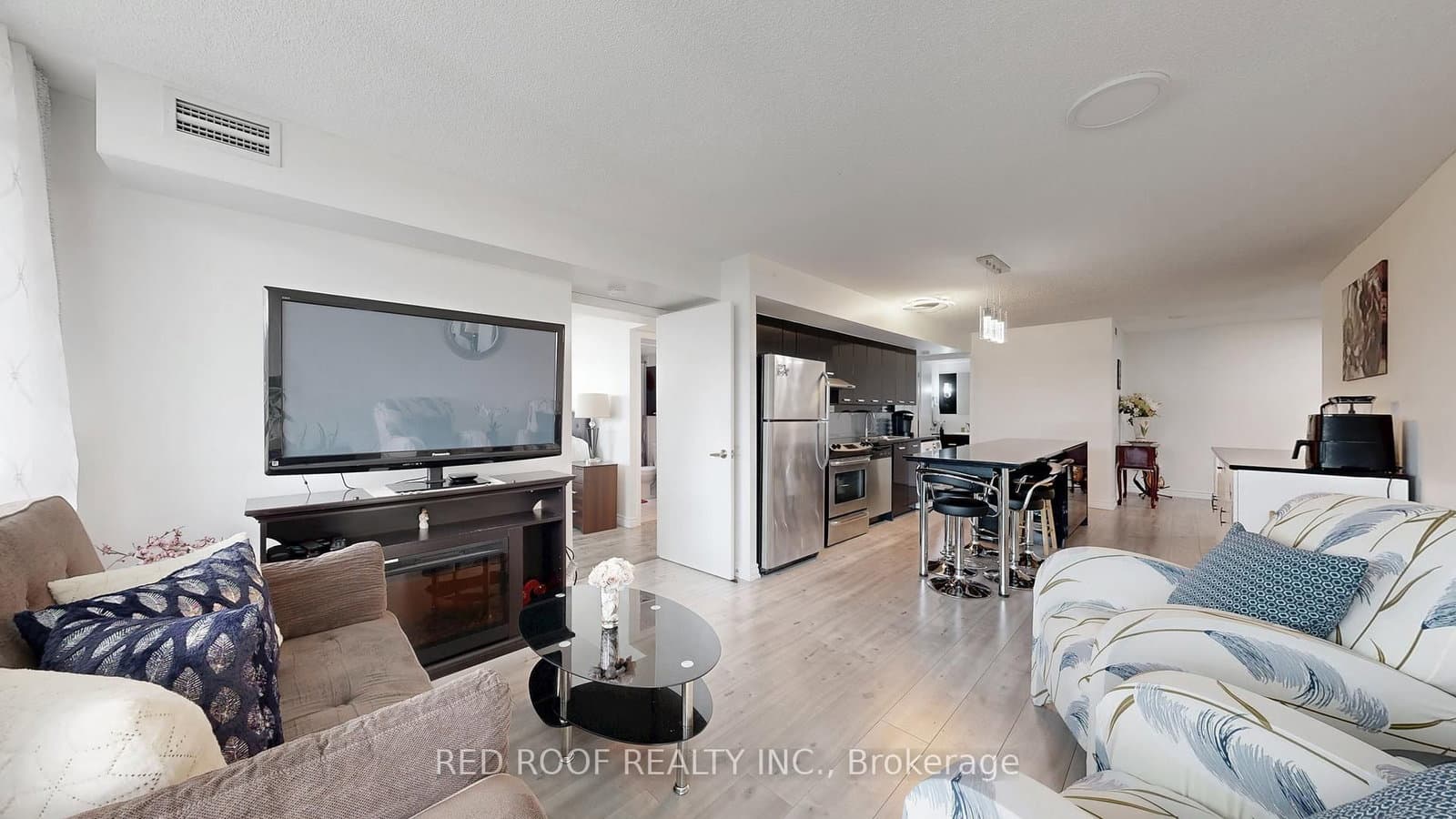 33 Singer Court, Unit 711 - Image 1
