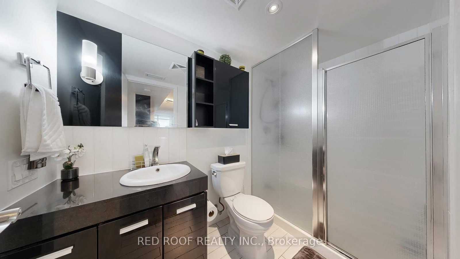 33 Singer Court, Unit 711 thumbnail 12