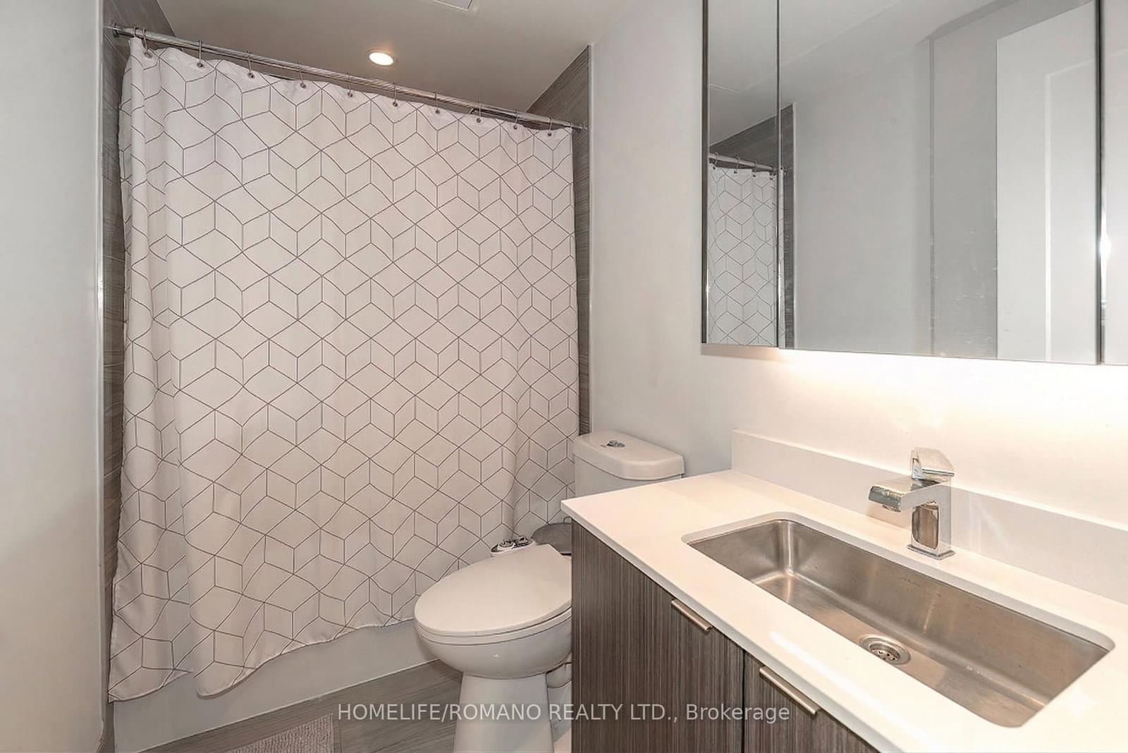 1 Edgewater Drive, Unit 823 thumbnail 12