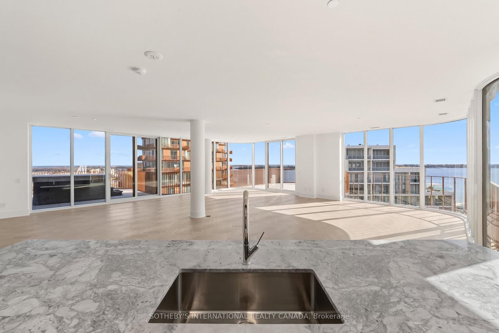 155 Merchants' Wharf, Unit 1322 thumbnail 3
