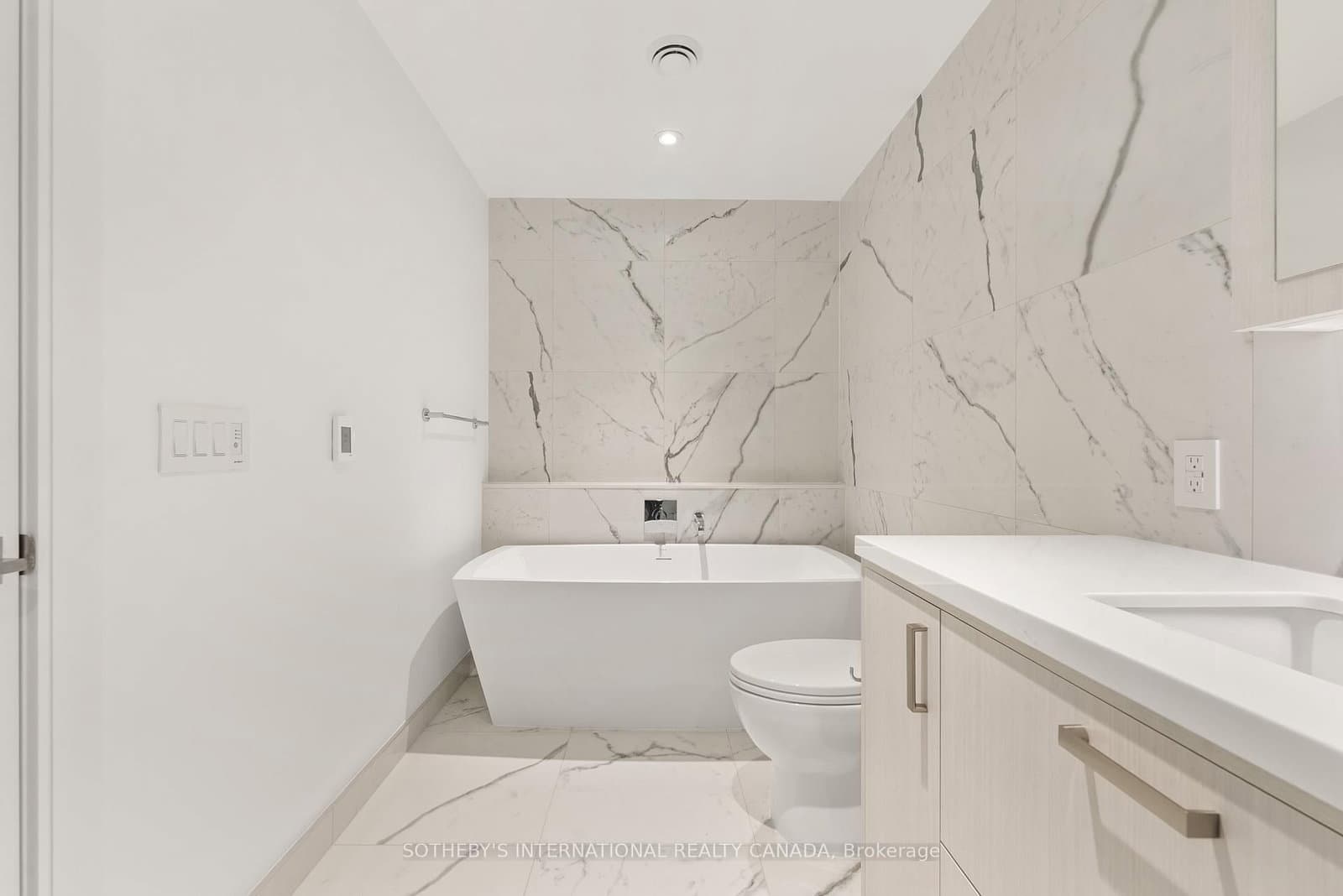 155 Merchants' Wharf, Unit 1322 thumbnail 33