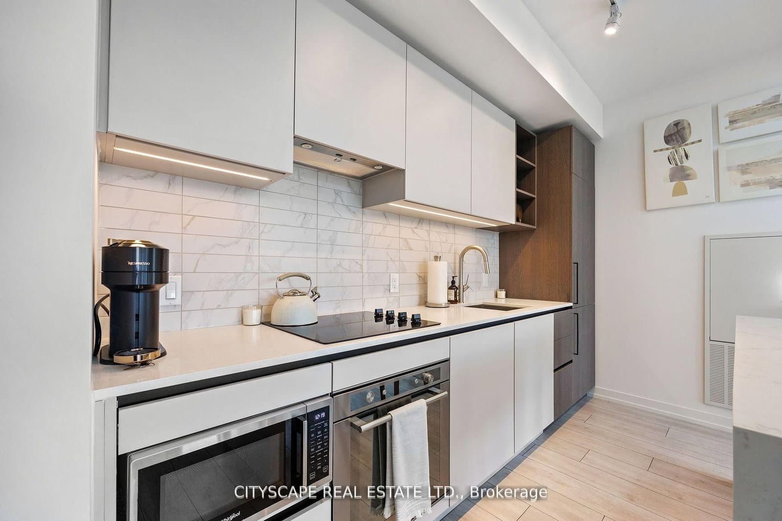 55 Mercer Street S, Unit 1802 thumbnail 18