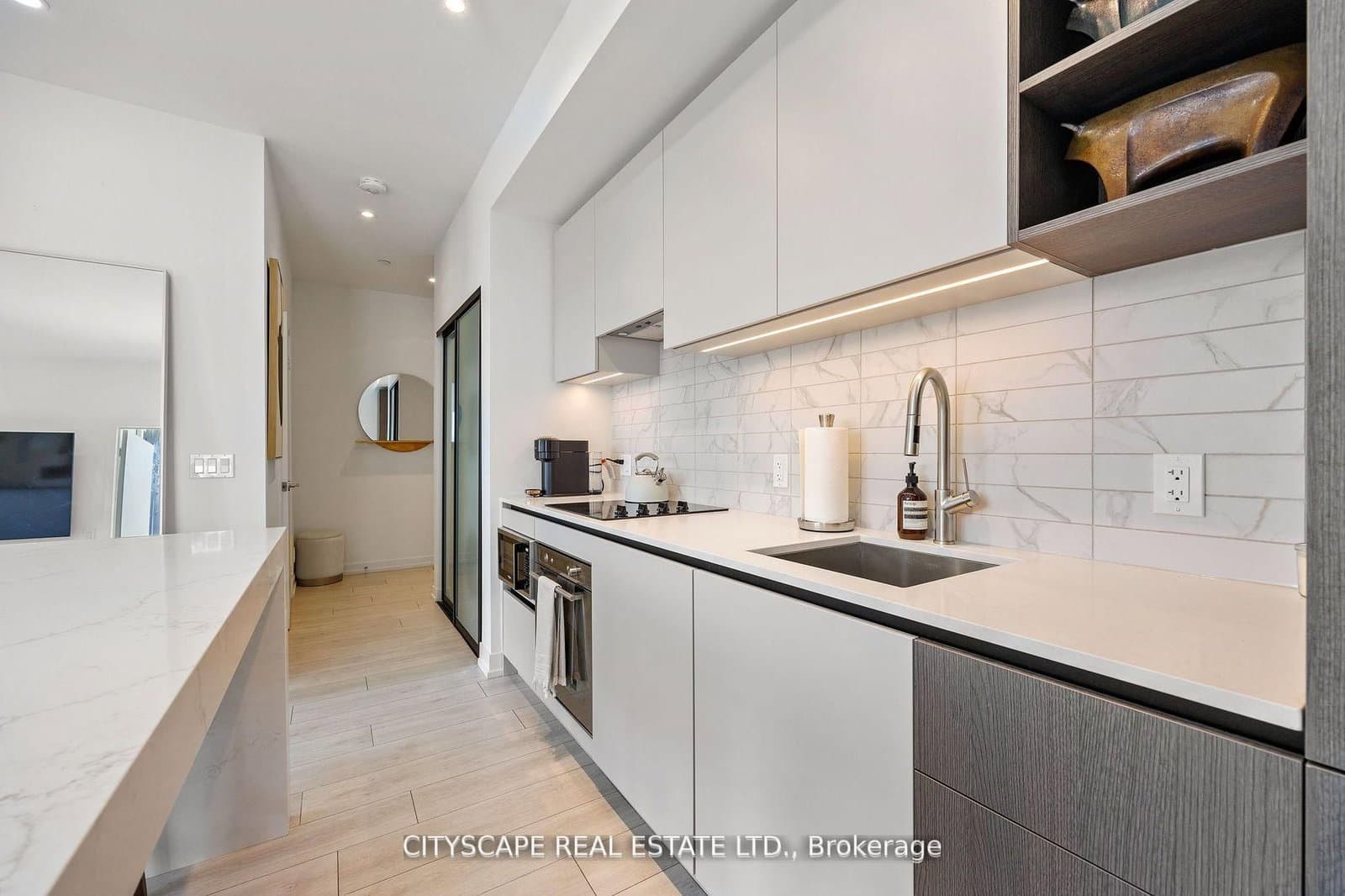 55 Mercer Street S, Unit 1802 thumbnail 19