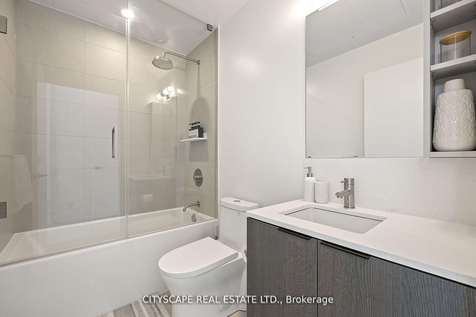 55 Mercer Street S, Unit 1802 thumbnail 5