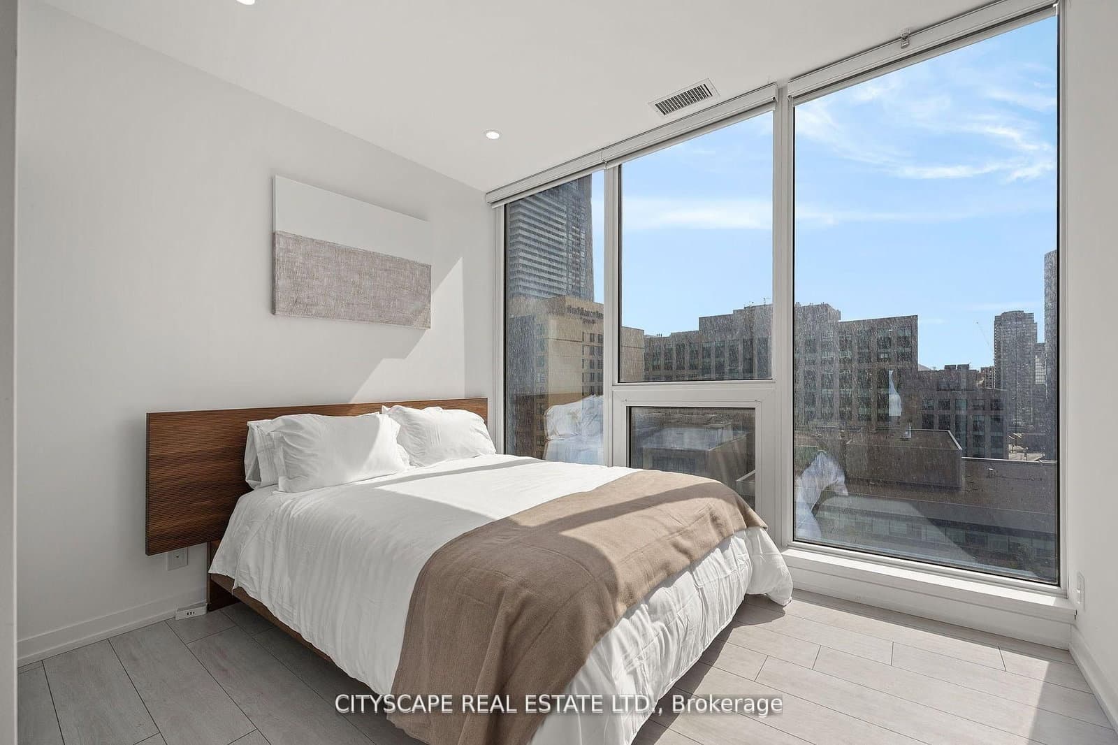 55 Mercer Street S, Unit 1802 thumbnail 6