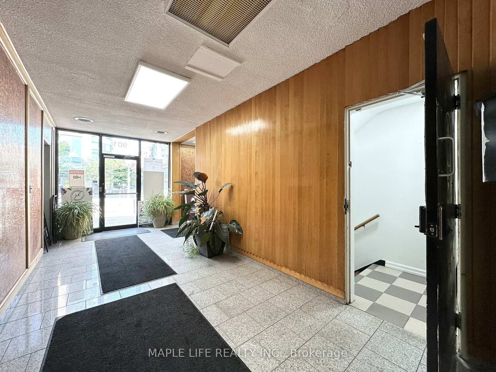 901 Yonge Street, Unit Lower thumbnail 27