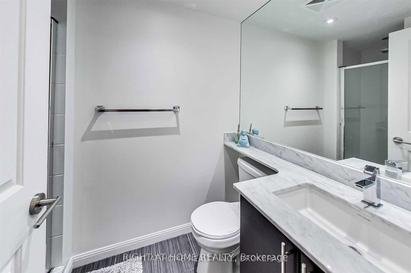 75 East Liberty Street, Unit 2401 thumbnail 20