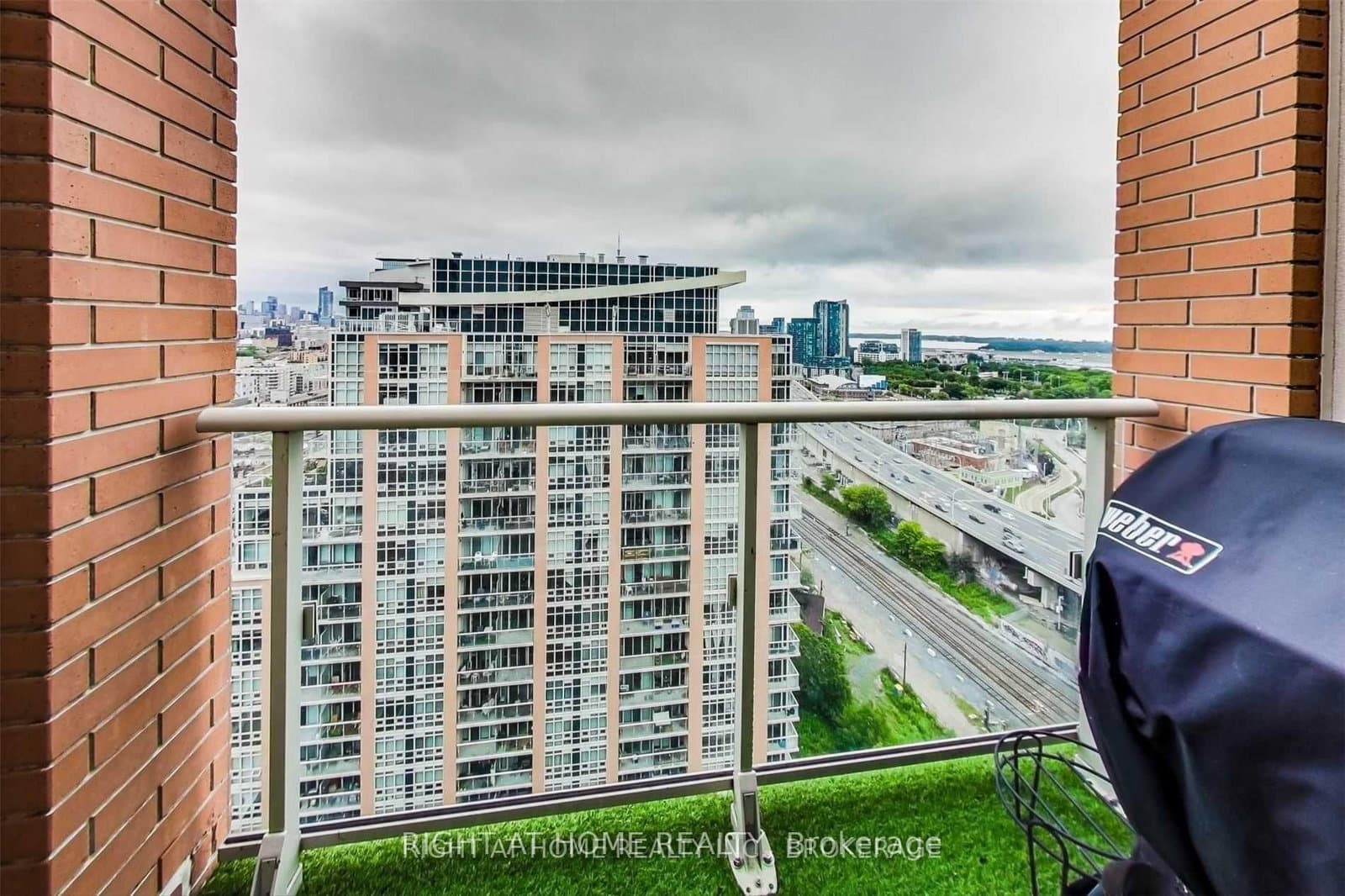 75 East Liberty Street, Unit 2401 thumbnail 23