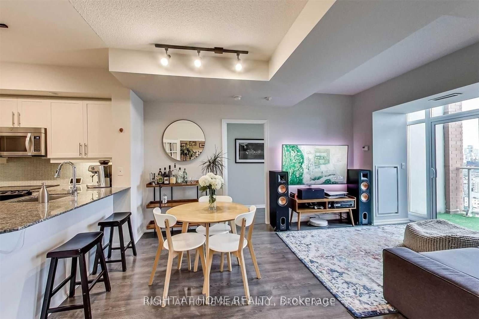 75 East Liberty Street, Unit 2401 thumbnail 5