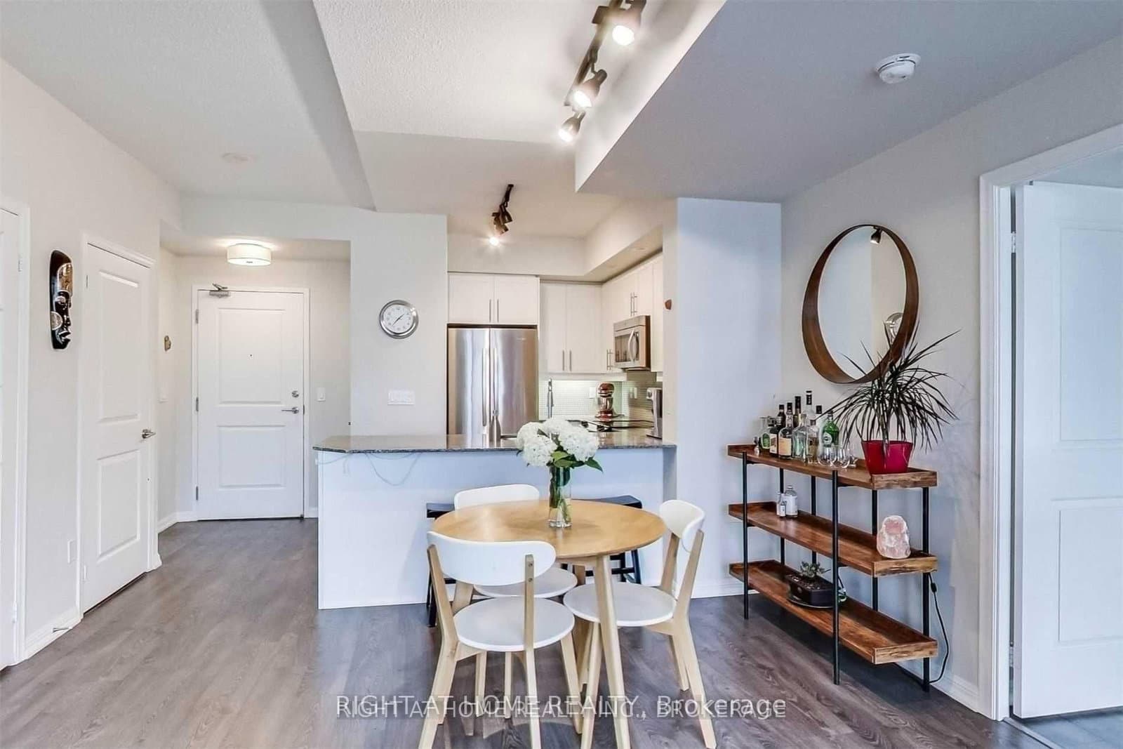 75 East Liberty Street, Unit 2401 thumbnail 6