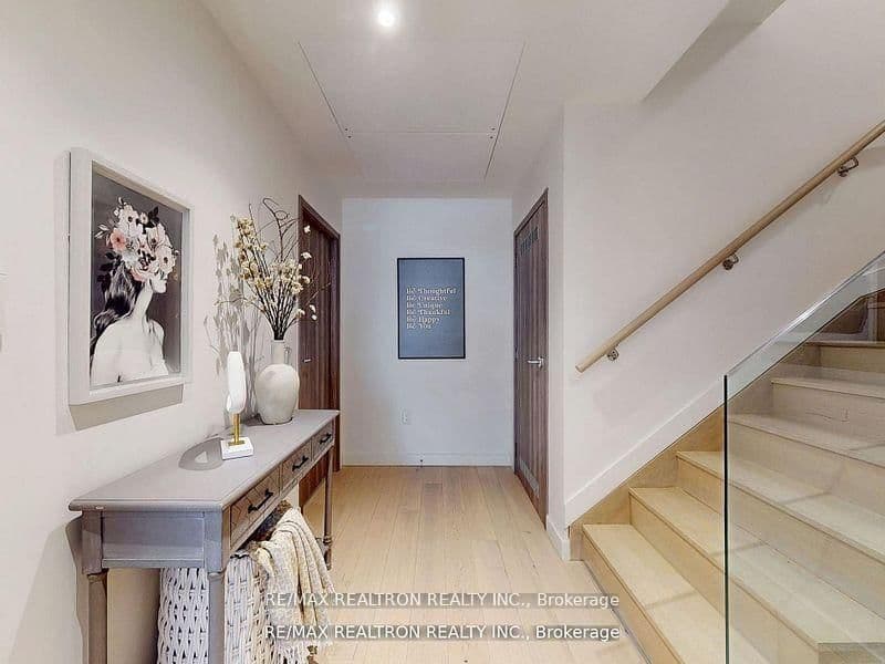 95 McMahon Drive, Unit Th515 thumbnail 19