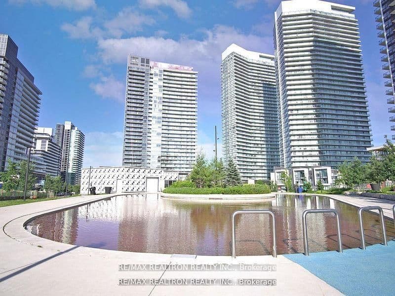 95 McMahon Drive, Unit Th515 thumbnail 38