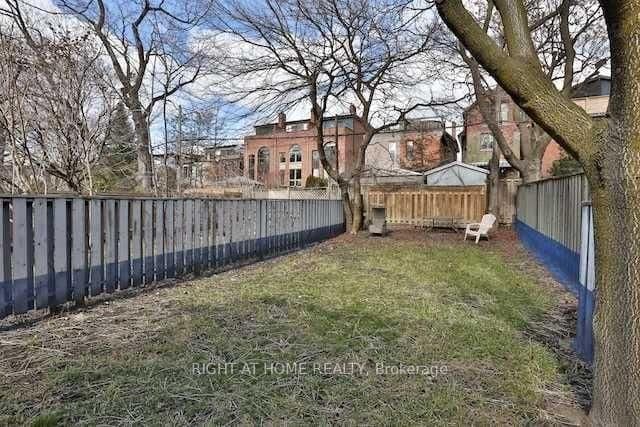 34 Macpherson Avenue thumbnail 19