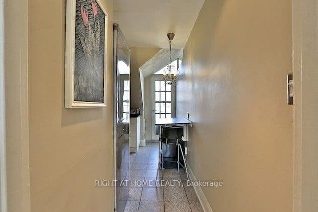 34 Macpherson Avenue thumbnail 8