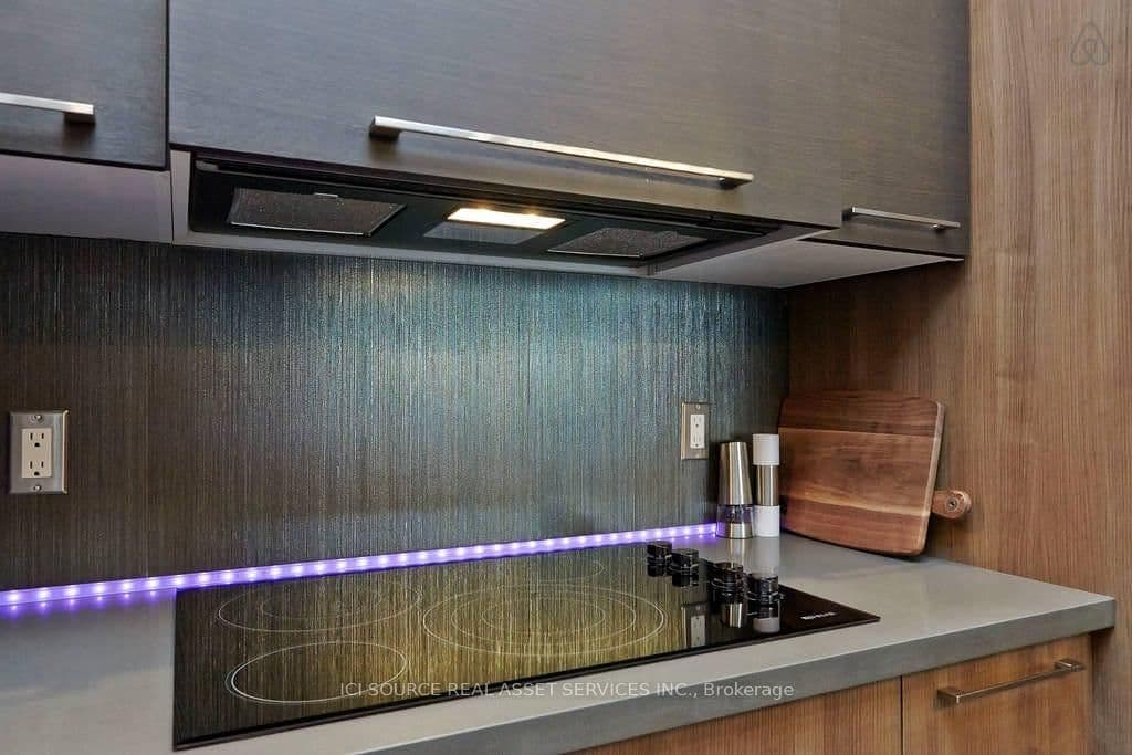10 Yonge Street, Unit 3604 thumbnail 8