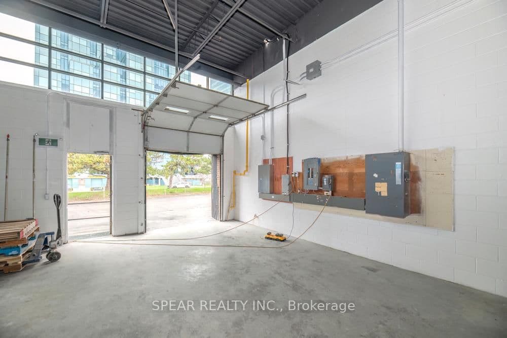 280 - 422 Consumers Road, Unit 11 thumbnail 4
