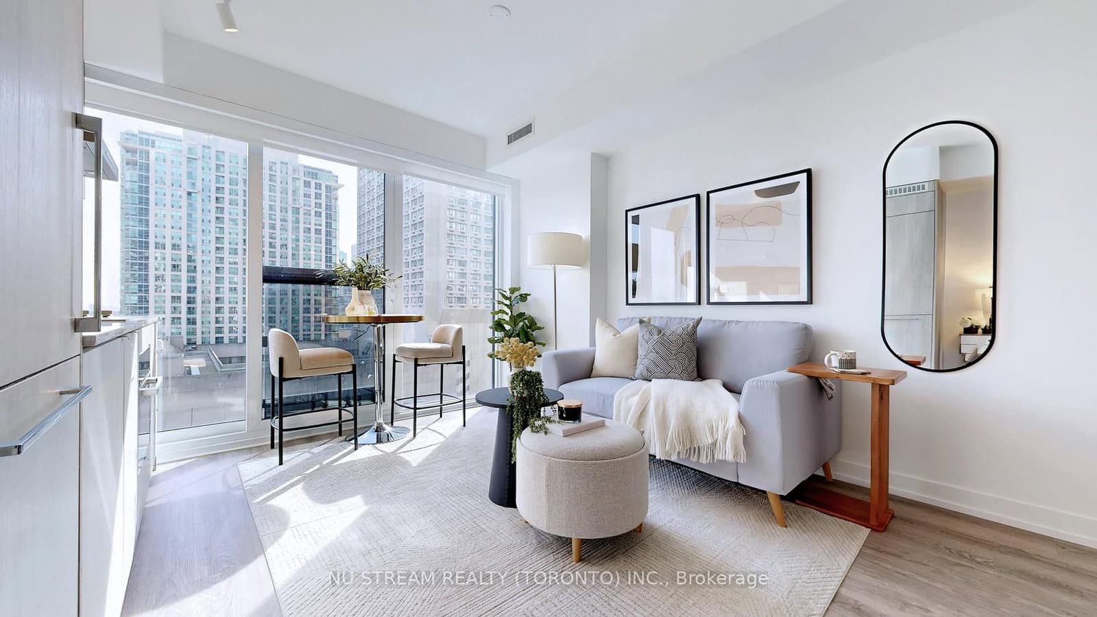 771 Yonge Street, Unit 2011 thumbnail 18