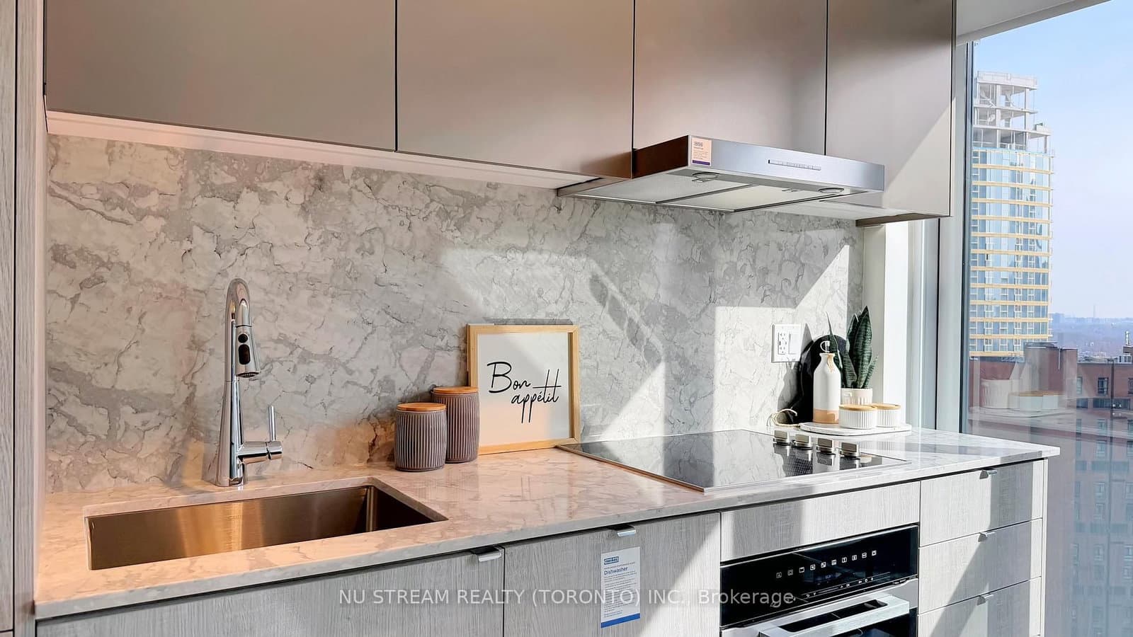 771 Yonge Street, Unit 2011 thumbnail 27