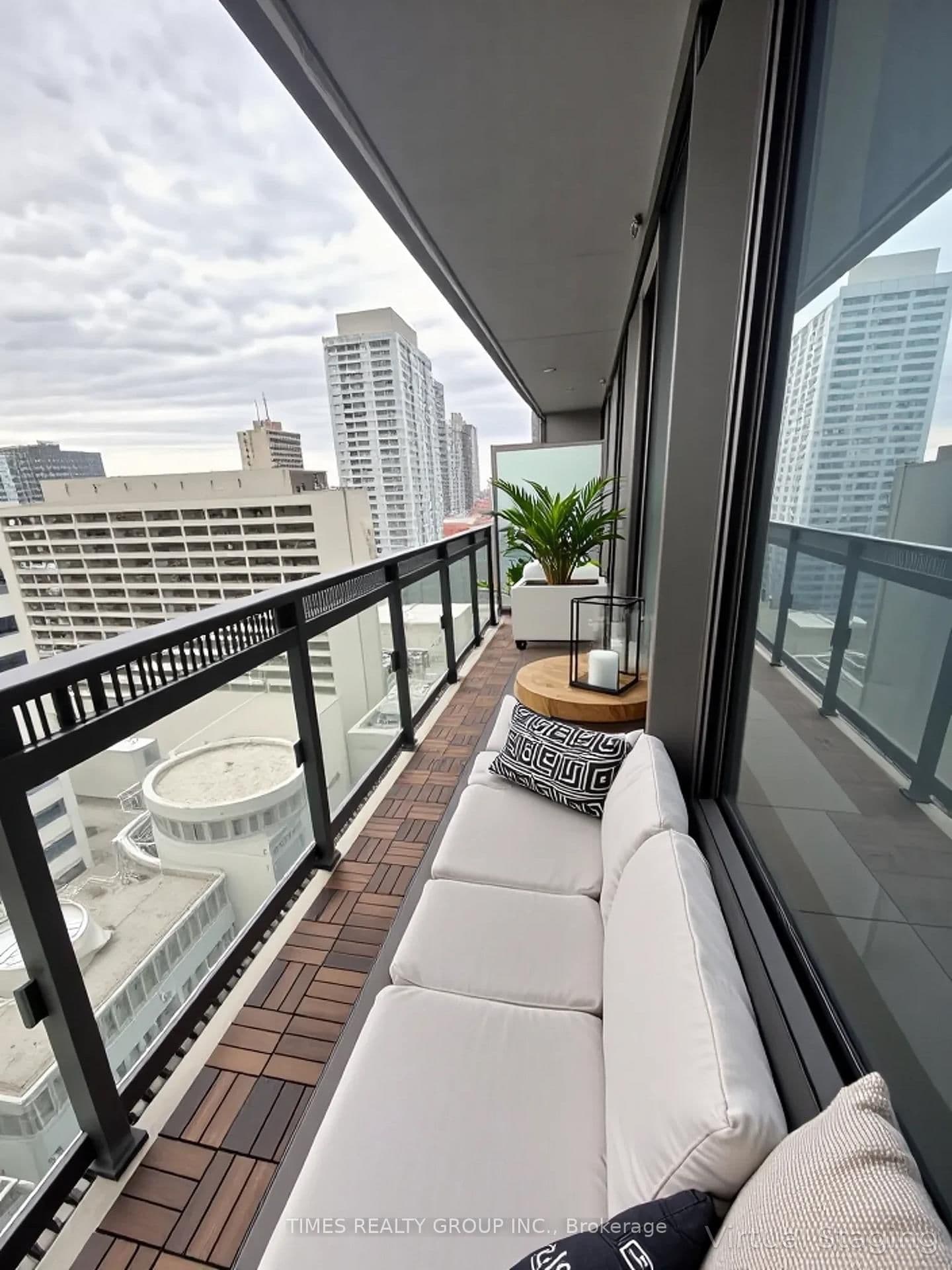 8 Eglinton Avenue E, Unit 1102 thumbnail 3