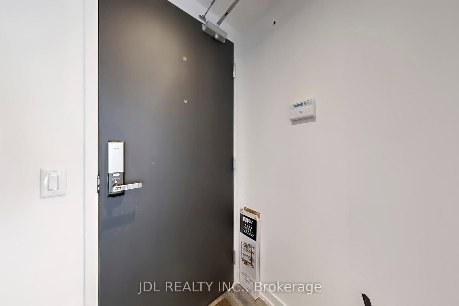 77 Shuter Street, Unit 501 thumbnail 25