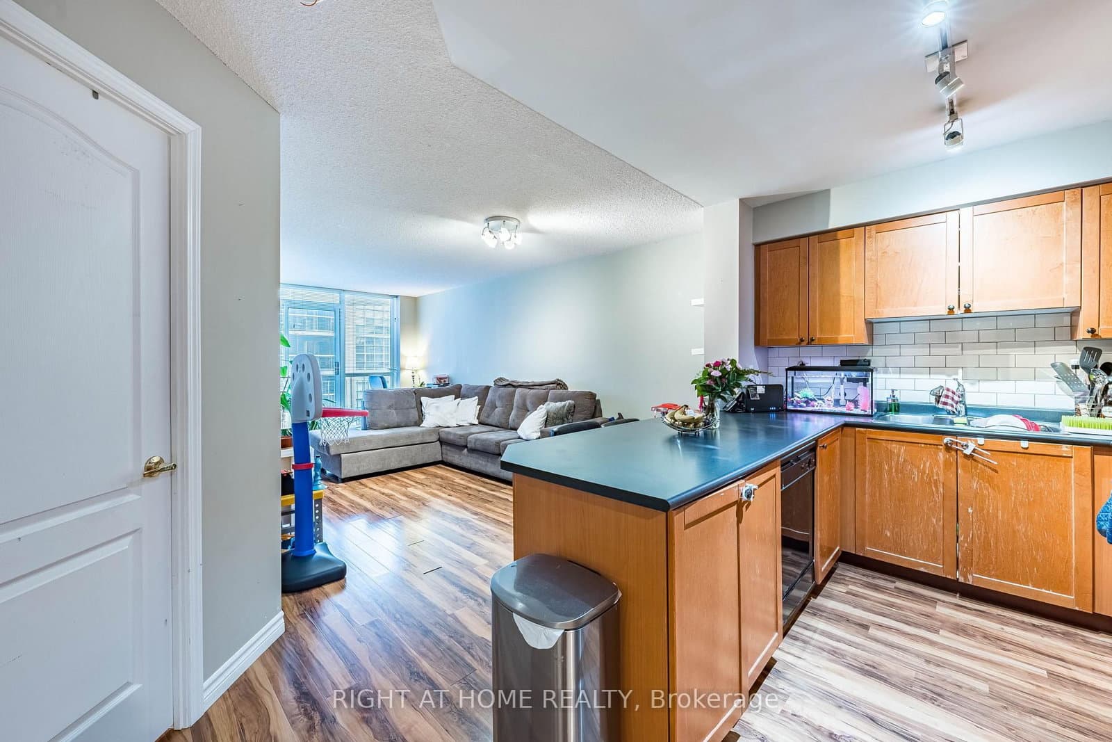 18 Stafford Street, Unit 602 thumbnail 13