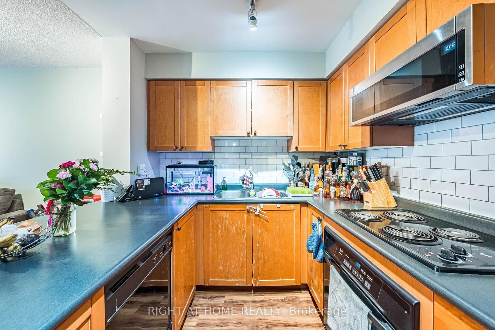18 Stafford Street, Unit 602 thumbnail 17