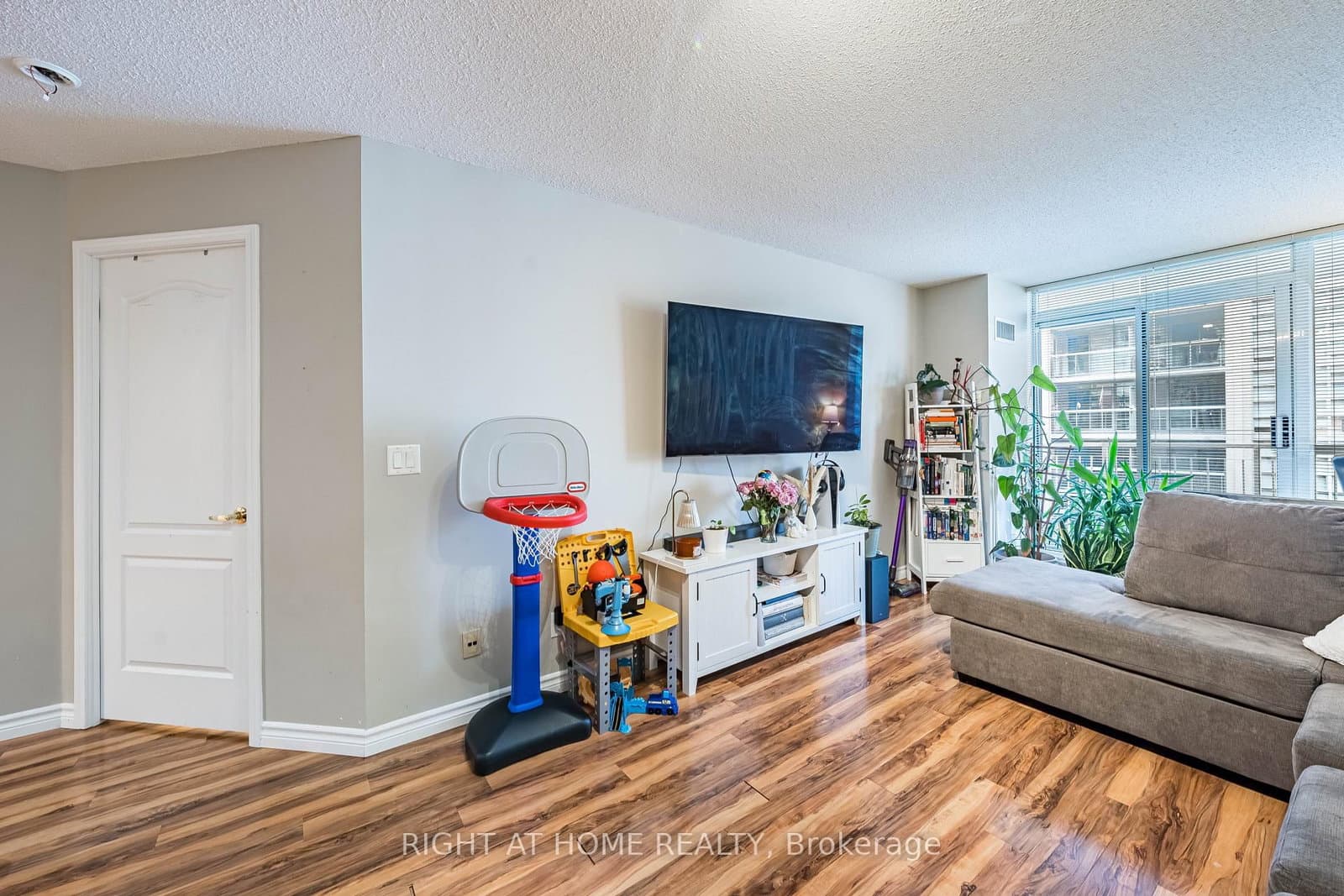 18 Stafford Street, Unit 602 thumbnail 23