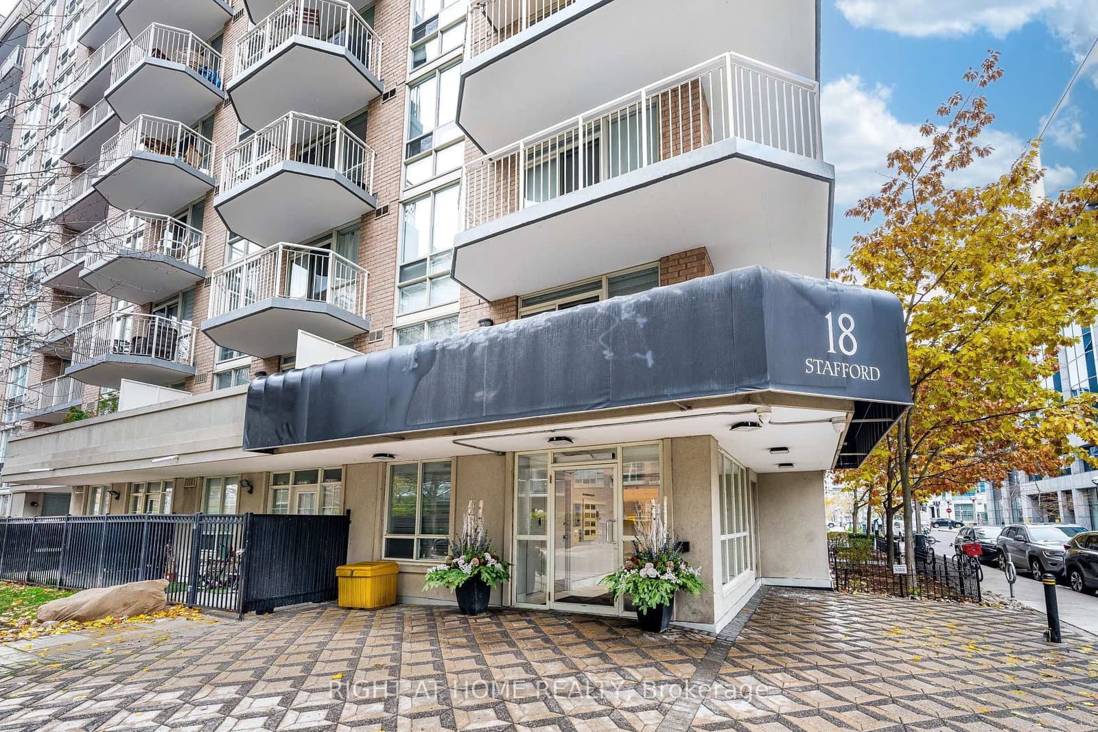 18 Stafford Street, Unit 602 thumbnail 4