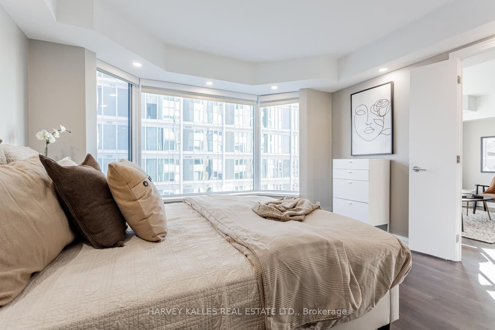 155 Yorkville Avenue, Unit 2308 thumbnail 22