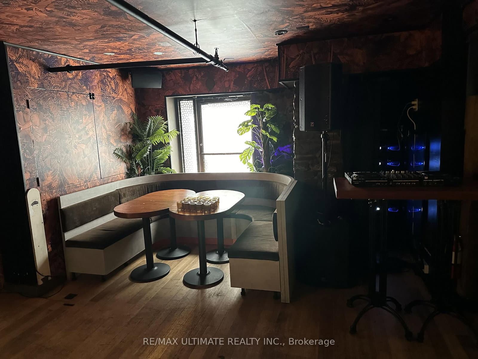 270 Adelaide Street W thumbnail 5
