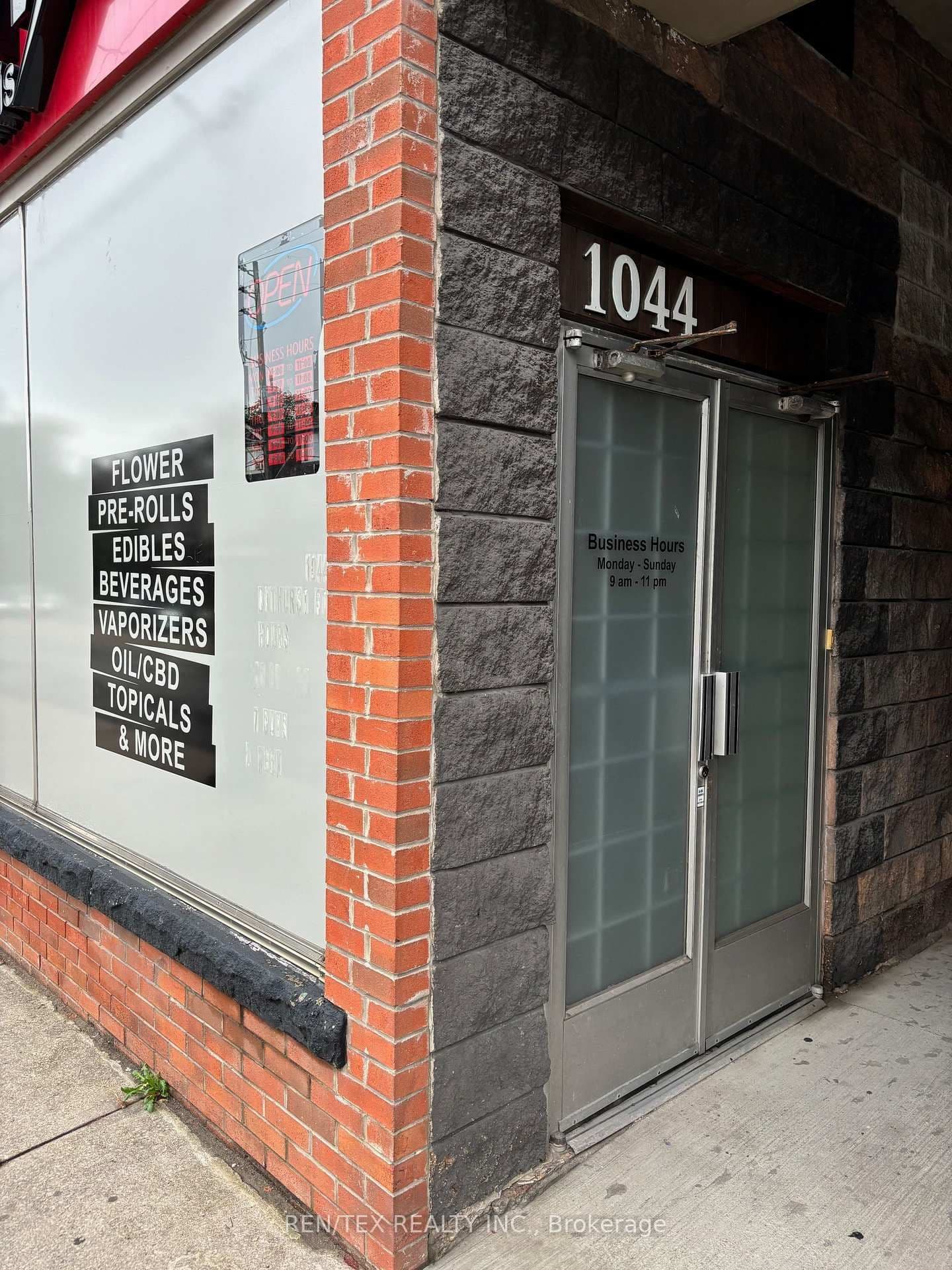 1044 Bathurst Street thumbnail 2