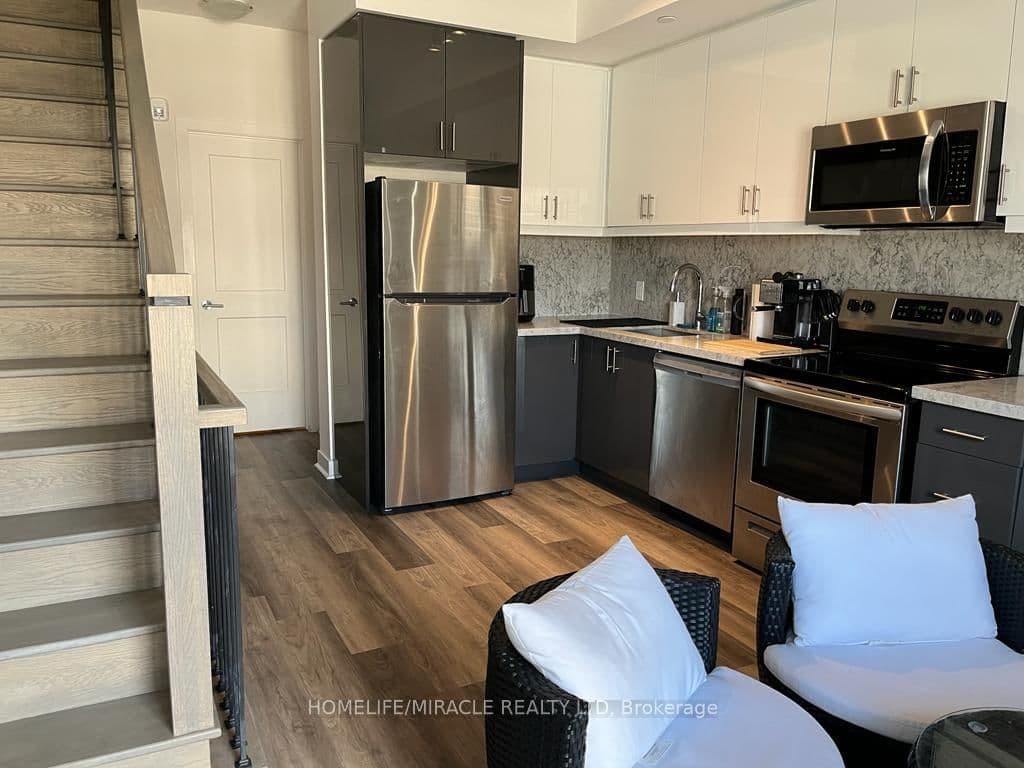 57 Finch Avenue W, Unit 9 thumbnail 2