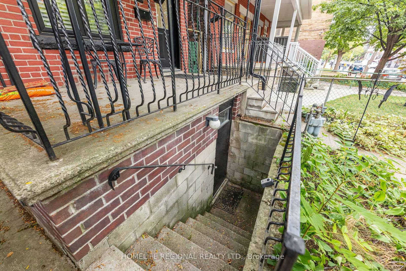 204 Roxton Road thumbnail 32