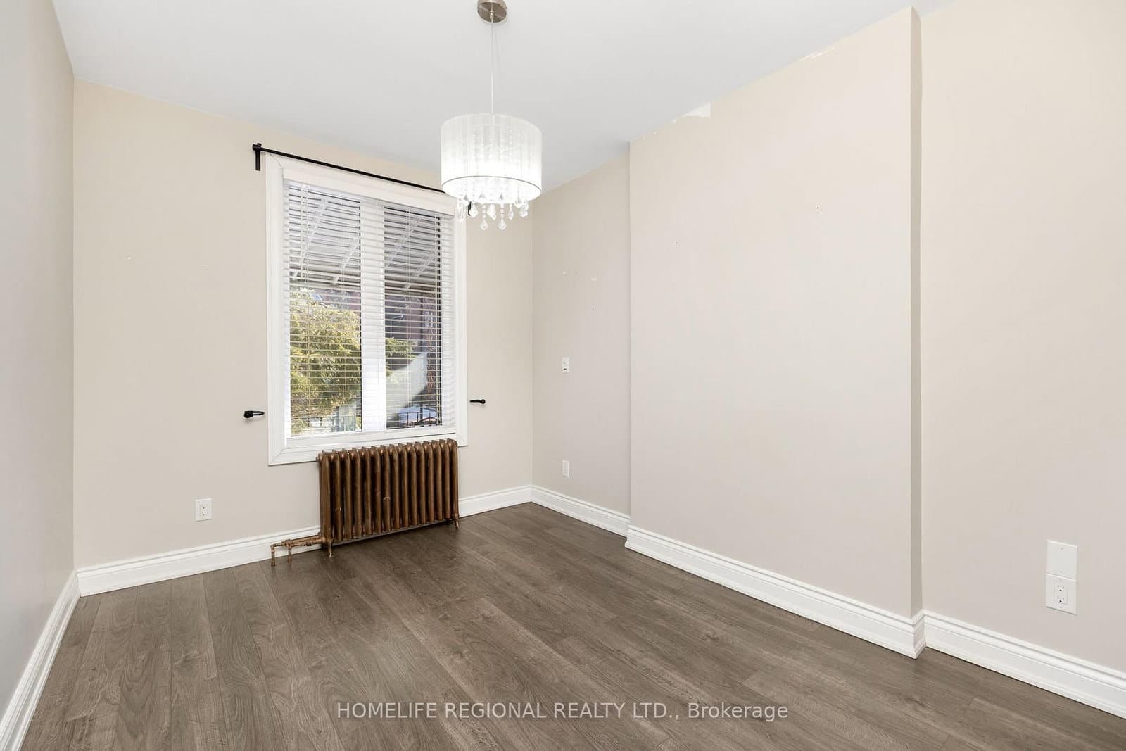 200 Roxton Road thumbnail 9