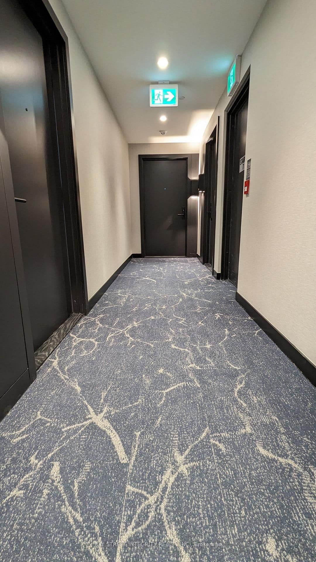 500 DUPONT Street, Unit 703 thumbnail 4