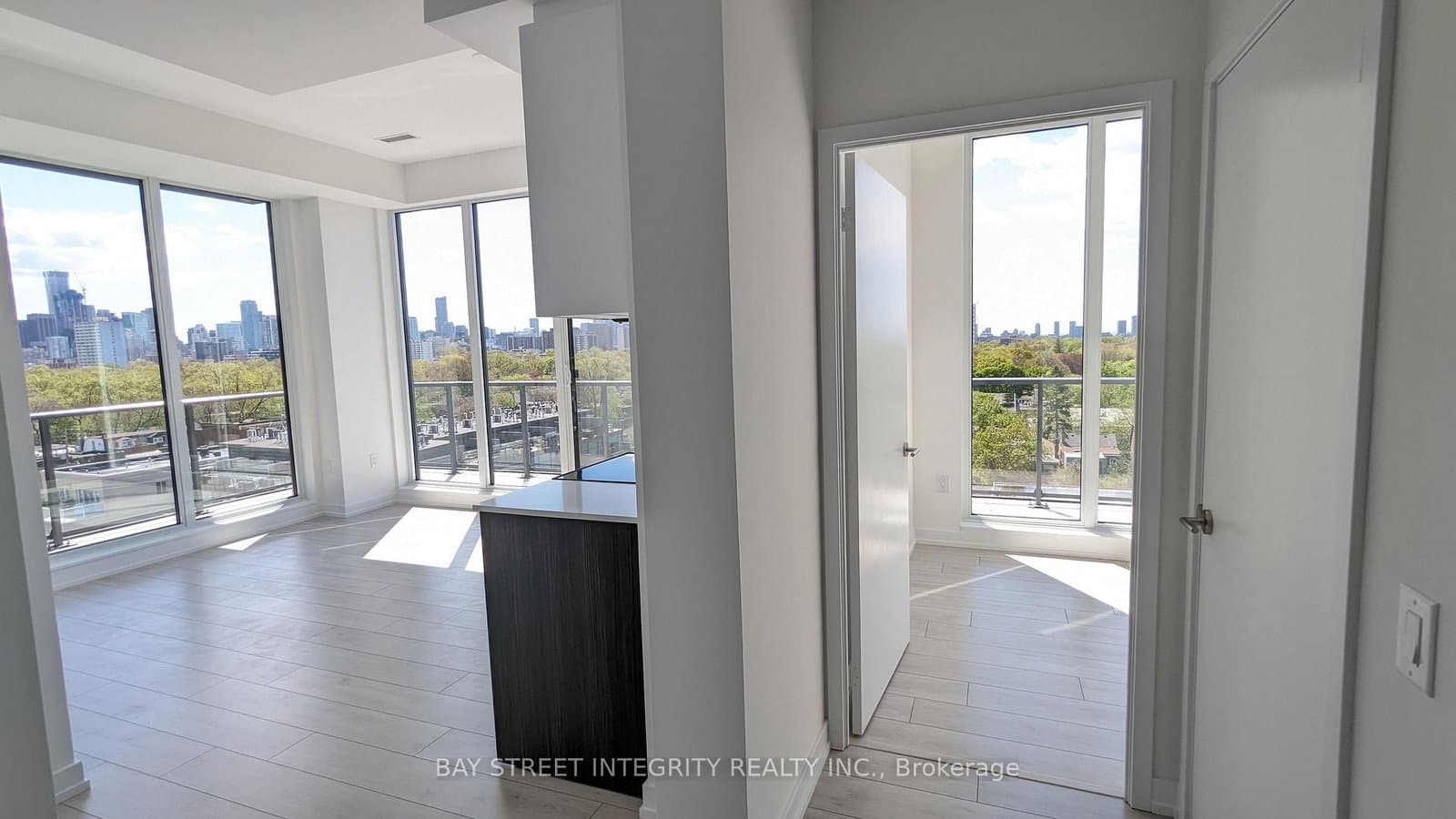 500 DUPONT Street, Unit 703 thumbnail 6