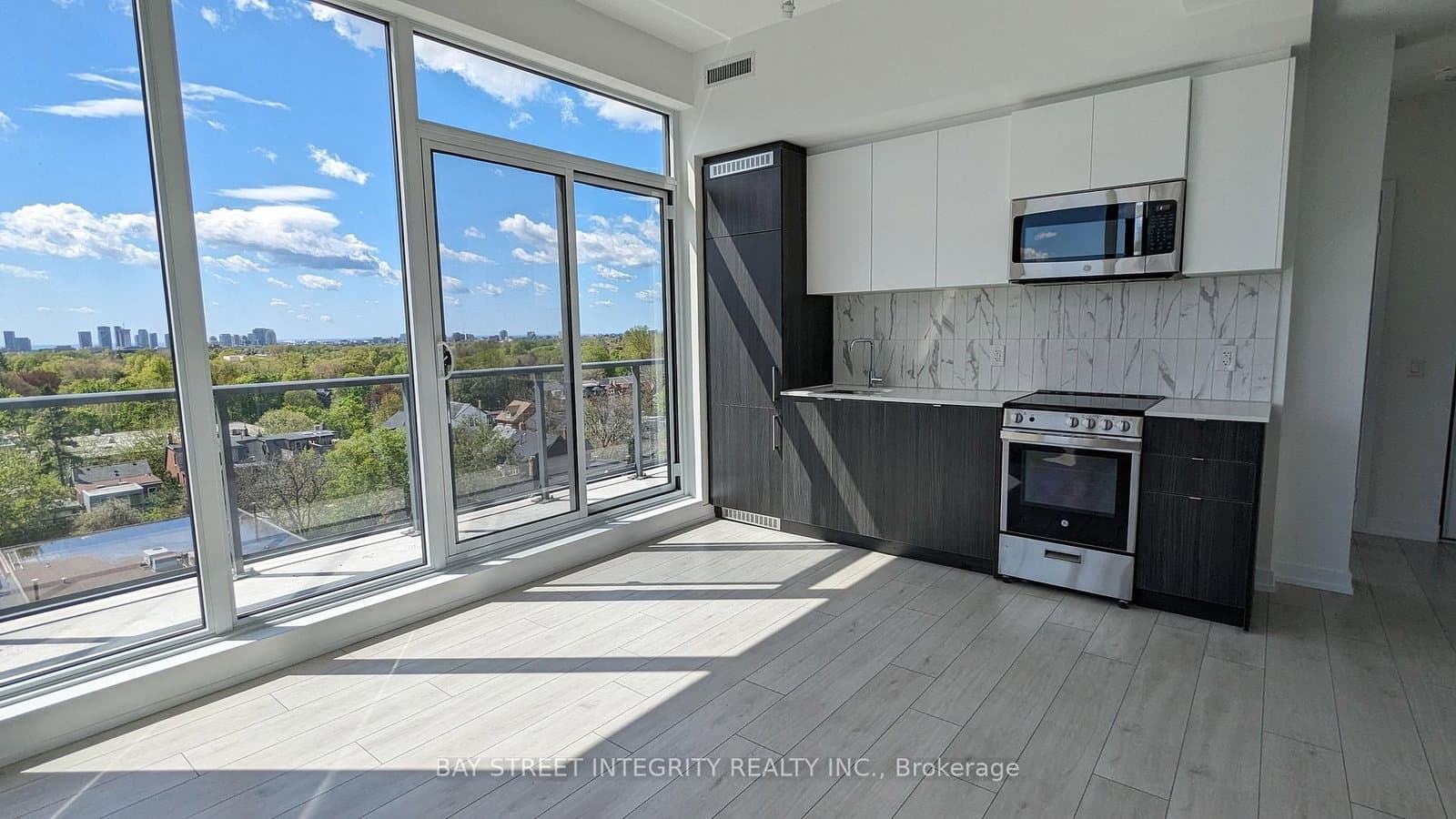 500 DUPONT Street, Unit 703 thumbnail 8