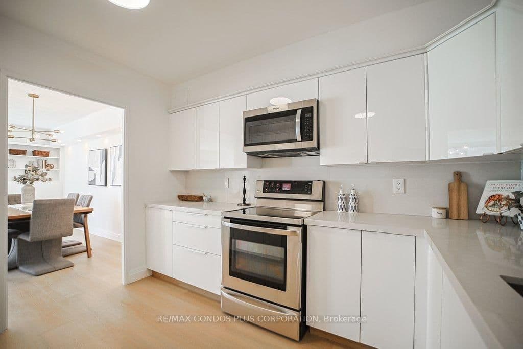 33 HARBOUR Square, Unit 2232 thumbnail 19