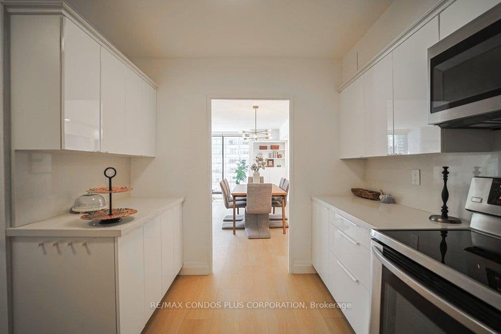 33 HARBOUR Square, Unit 2232 thumbnail 20