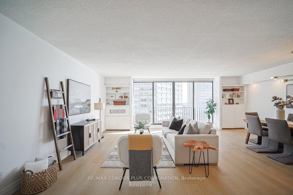 33 HARBOUR Square, Unit 2232 thumbnail 25