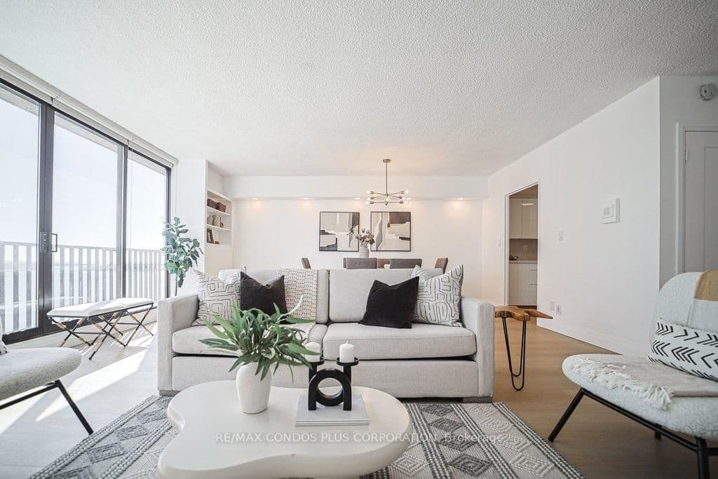 33 HARBOUR Square, Unit 2232 thumbnail 28