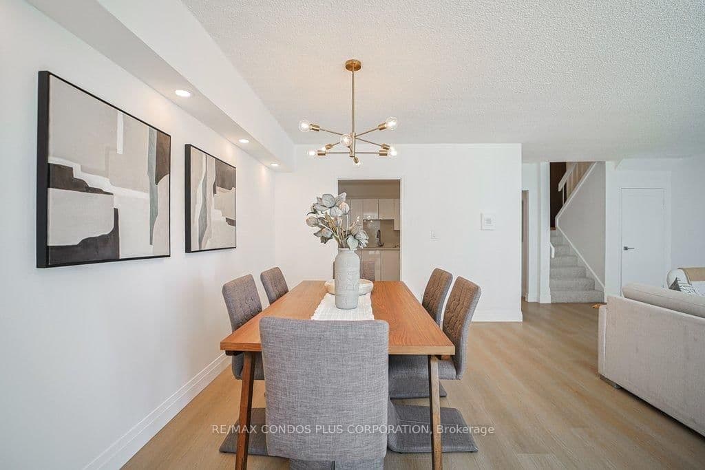 33 HARBOUR Square, Unit 2232 thumbnail 32