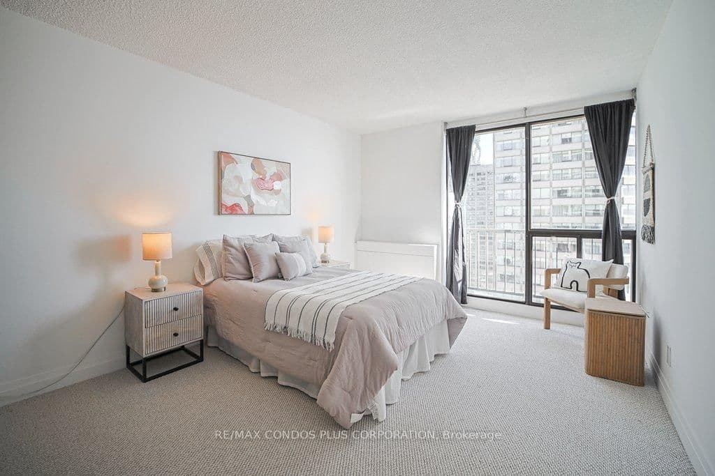 33 HARBOUR Square, Unit 2232 thumbnail 36