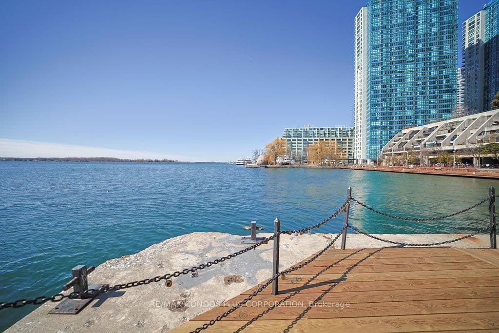 33 HARBOUR Square, Unit 2232 thumbnail 42