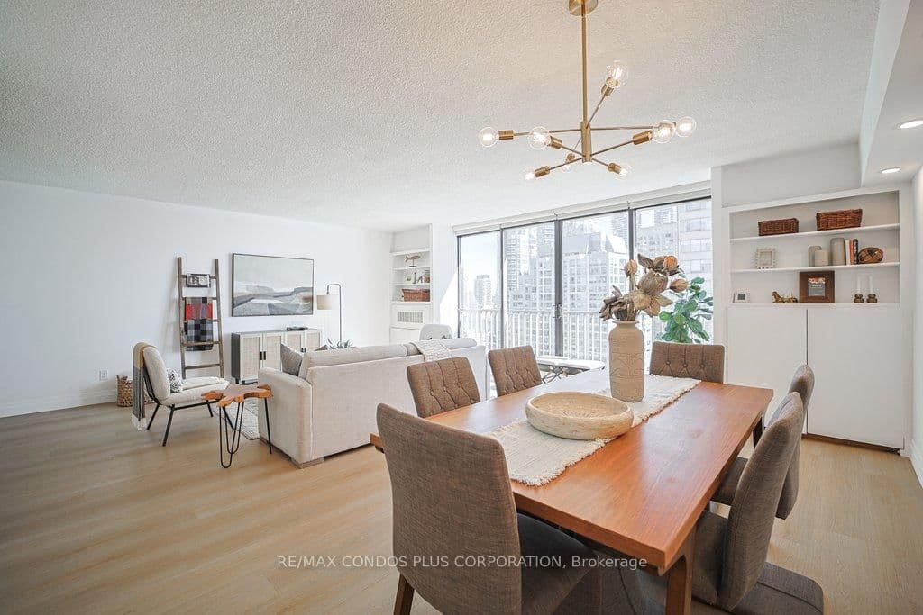 33 HARBOUR Square, Unit 2232 thumbnail 7