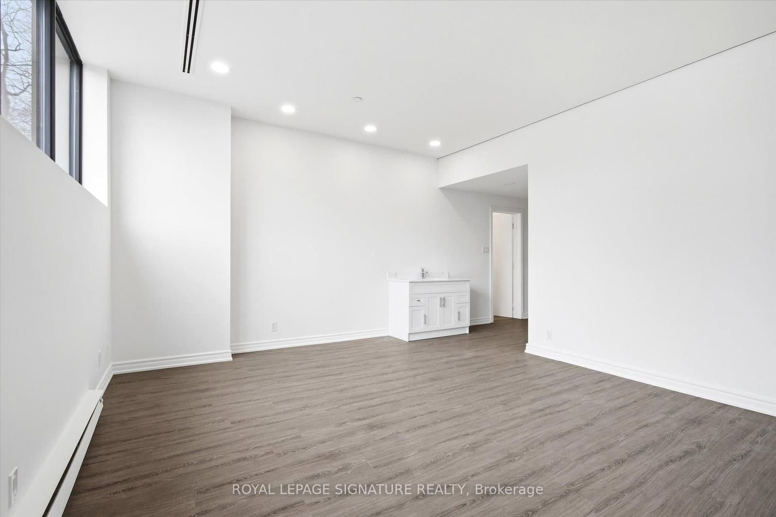 2900 Yonge Street, Unit 101 thumbnail 11