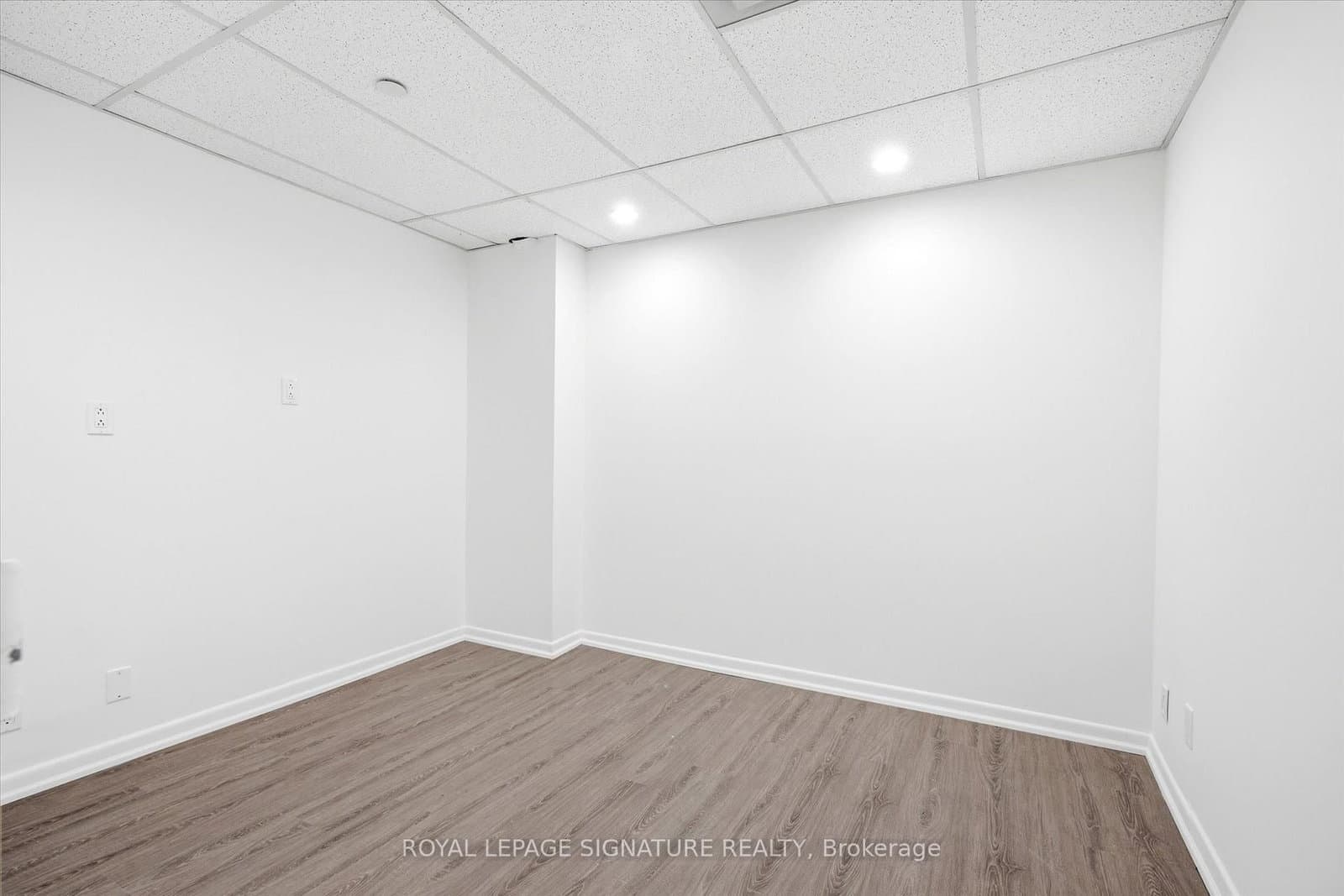 2900 Yonge Street, Unit 101 thumbnail 15