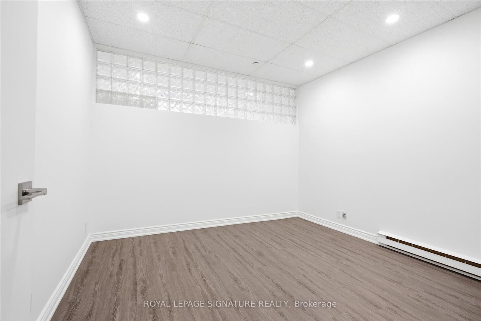 2900 Yonge Street, Unit 101 thumbnail 17